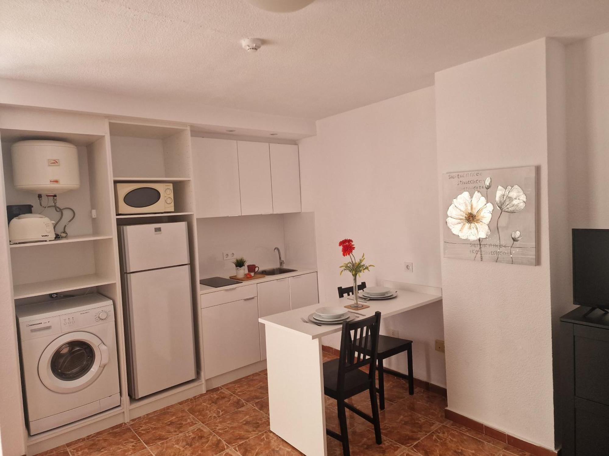 Apartamentos Funchal Los Cristianos  Bilik gambar